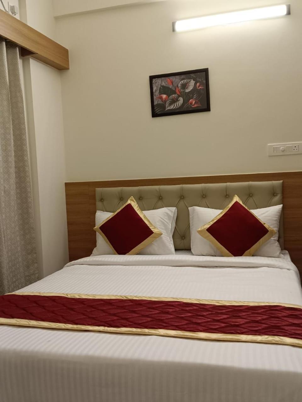 Krishna Inn Бангалор Экстерьер фото