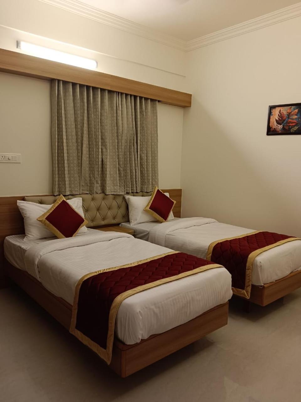 Krishna Inn Бангалор Экстерьер фото